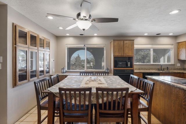 9669 Asbury Lane NW, Albuquerque, NM 87114