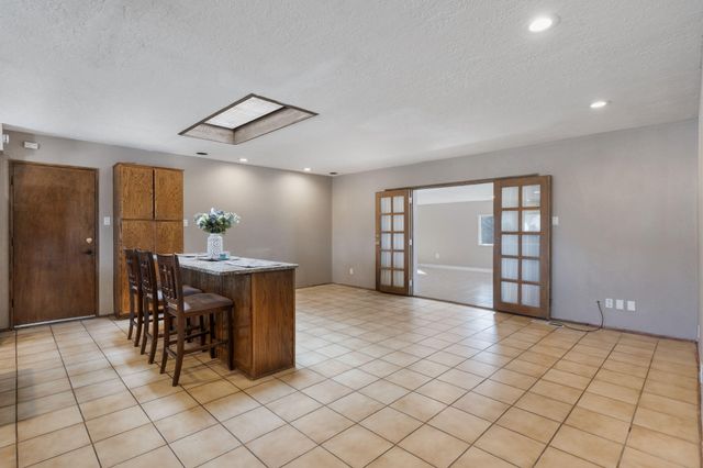 9669 Asbury Lane NW, Albuquerque, NM 87114
