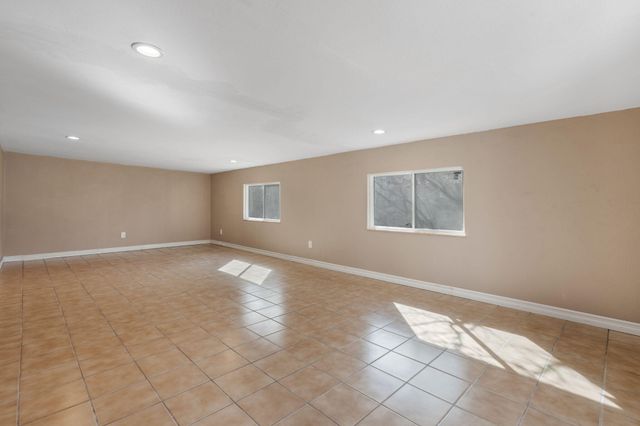 9669 Asbury Lane NW, Albuquerque, NM 87114