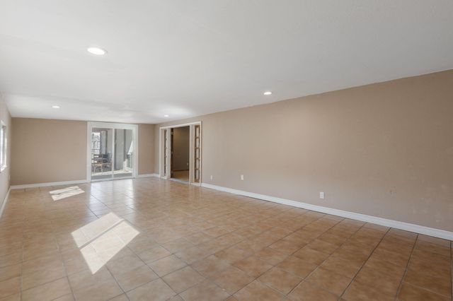 9669 Asbury Lane NW, Albuquerque, NM 87114