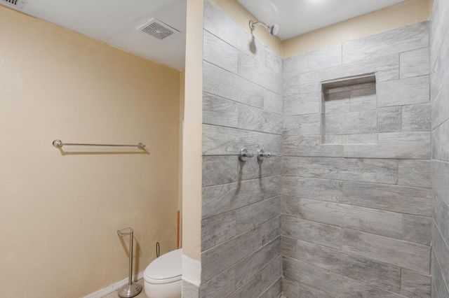 9669 Asbury Lane NW, Albuquerque, NM 87114