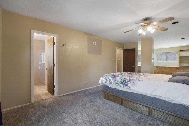 9669 Asbury Lane NW, Albuquerque, NM 87114