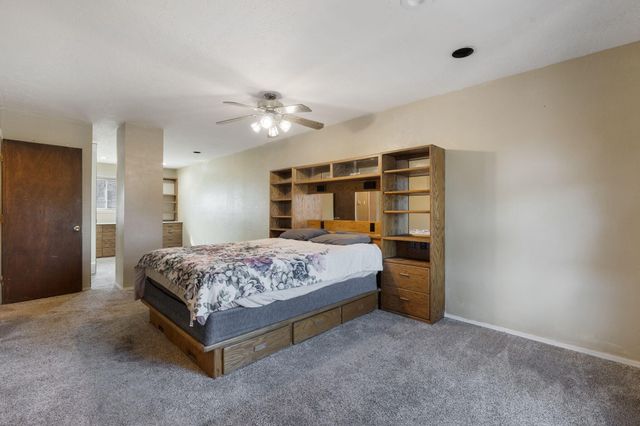 9669 Asbury Lane NW, Albuquerque, NM 87114