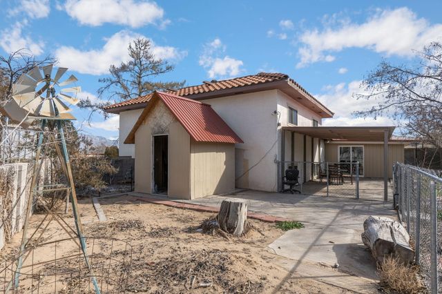 9669 Asbury Lane NW, Albuquerque, NM 87114