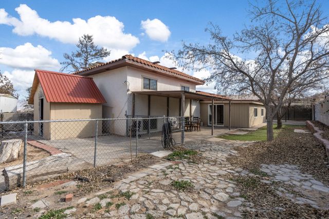 9669 Asbury Lane NW, Albuquerque, NM 87114