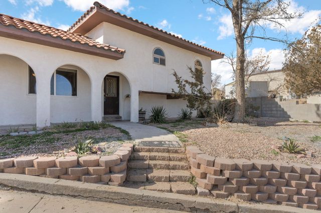 9669 Asbury Lane NW, Albuquerque, NM 87114