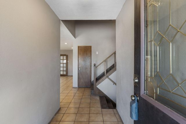 9669 Asbury Lane NW, Albuquerque, NM 87114