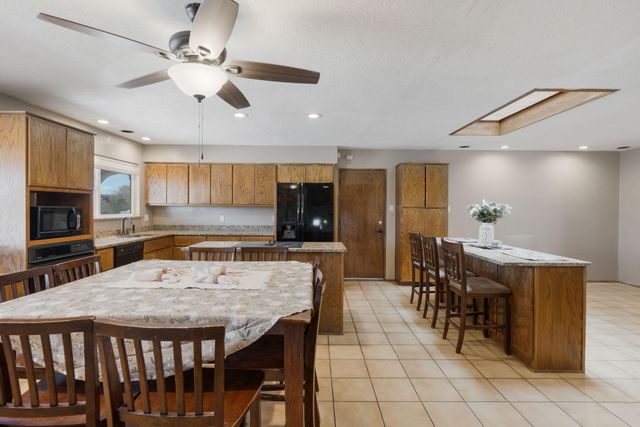 9669 Asbury Lane NW, Albuquerque, NM 87114