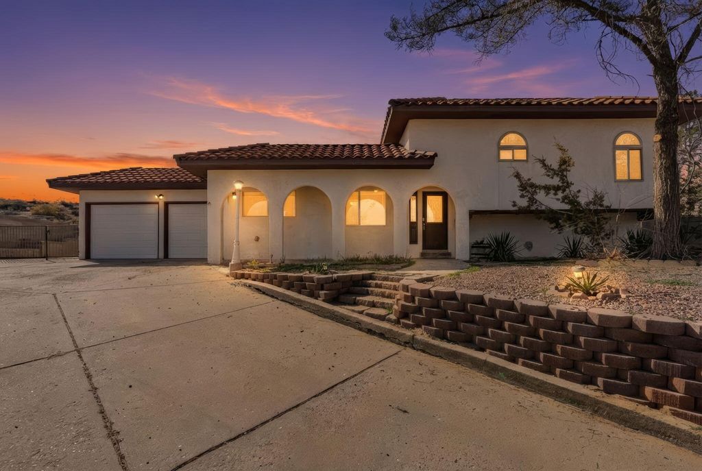 9669 Asbury Lane NW, Albuquerque, NM 87114