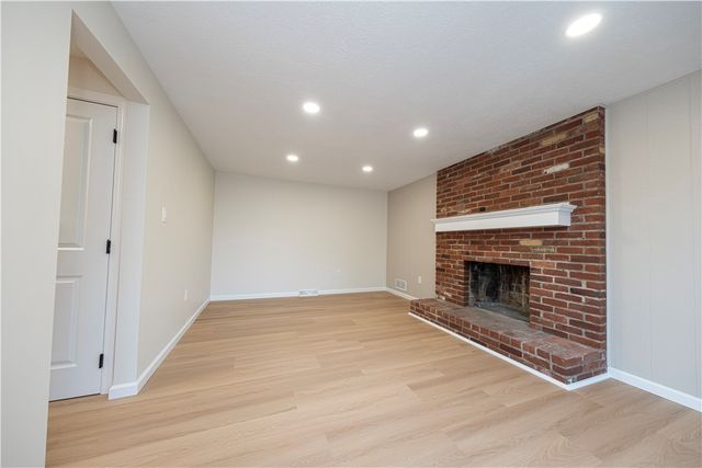 101 Wynview Dr, Coraopolis, PA 15108