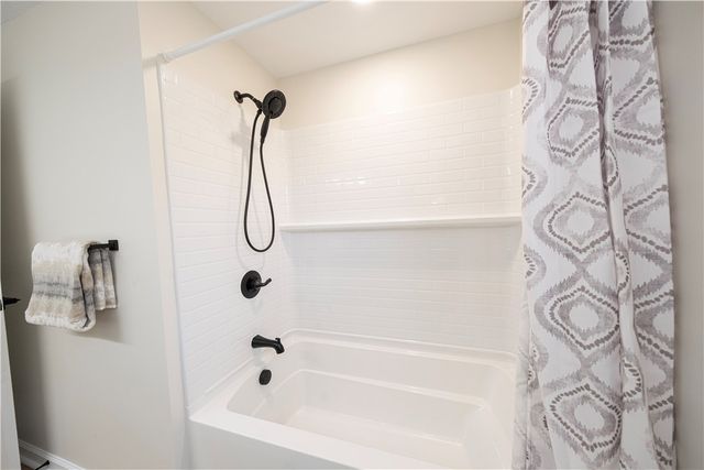101 Wynview Dr, Coraopolis, PA 15108