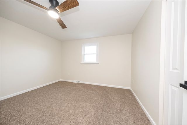 101 Wynview Dr, Coraopolis, PA 15108