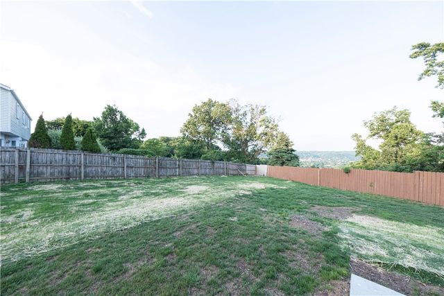 101 Wynview Dr, Coraopolis, PA 15108