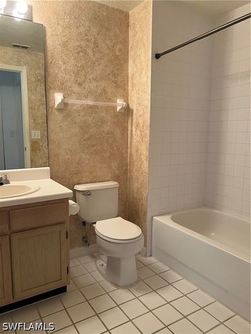 4650 Saint Croix LN 725, Naples, FL 34109
