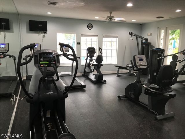 4650 Saint Croix LN 725, Naples, FL 34109