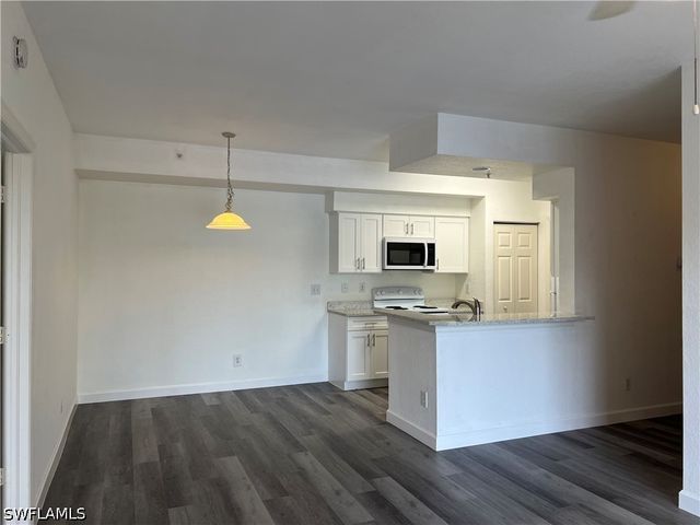 4650 Saint Croix LN 725, Naples, FL 34109