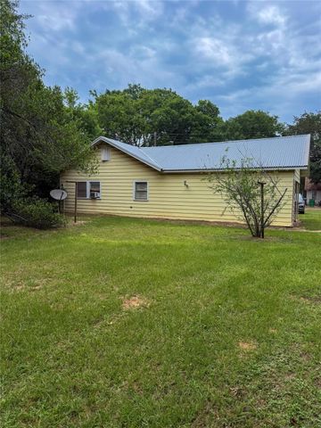 321 Sycamore Street, Grapeland, TX 75844
