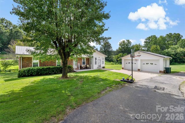 204 Quail Hollow Road, Marion, NC 28752