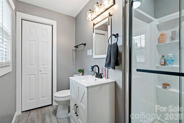 204 Quail Hollow Road, Marion, NC 28752
