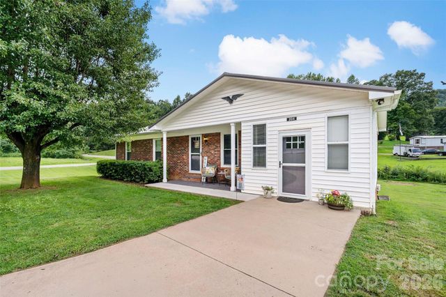 204 Quail Hollow Road, Marion, NC 28752
