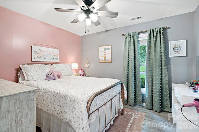 204 Quail Hollow Road, Marion, NC 28752