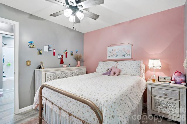 204 Quail Hollow Road, Marion, NC 28752