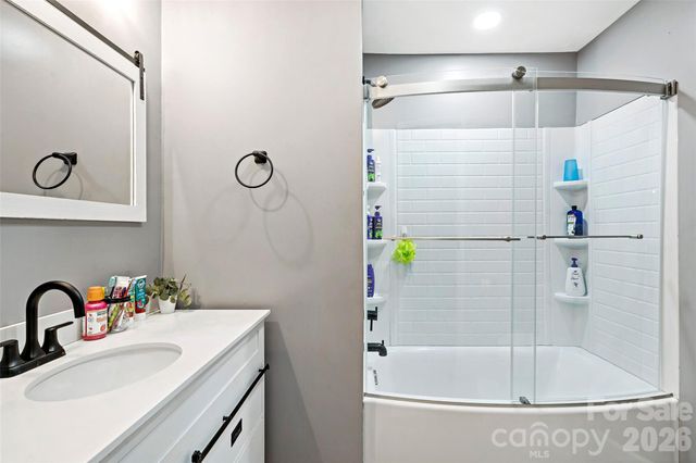 204 Quail Hollow Road, Marion, NC 28752