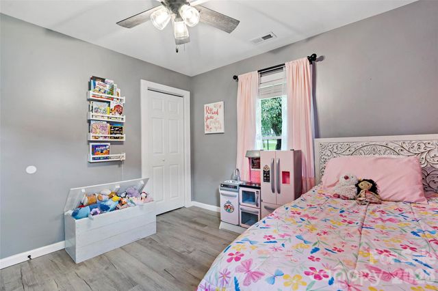 204 Quail Hollow Road, Marion, NC 28752