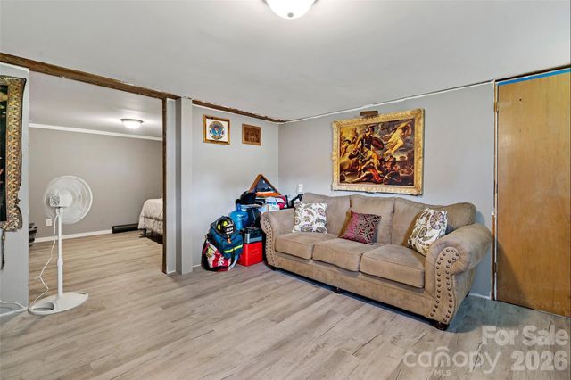 204 Quail Hollow Road, Marion, NC 28752