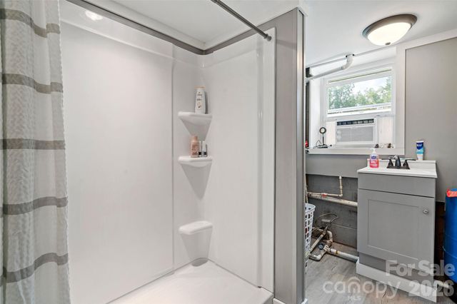 204 Quail Hollow Road, Marion, NC 28752