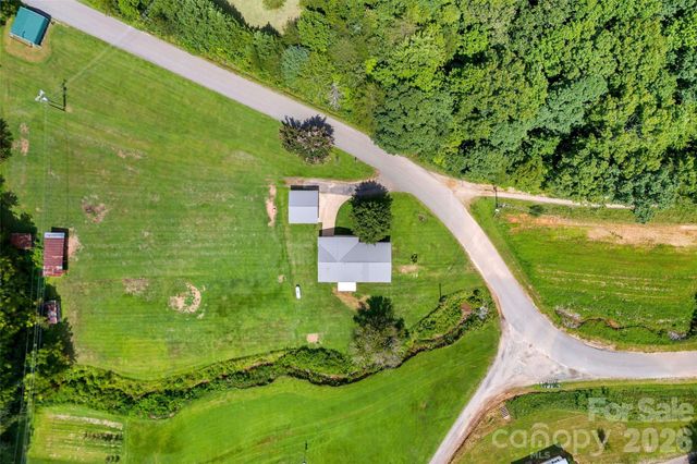 204 Quail Hollow Road, Marion, NC 28752