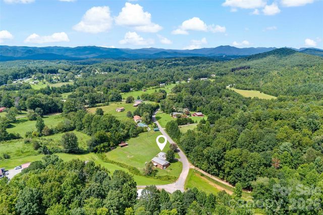 204 Quail Hollow Road, Marion, NC 28752