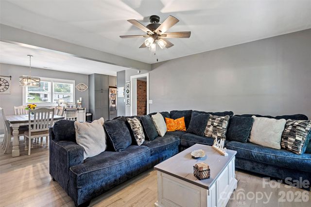 204 Quail Hollow Road, Marion, NC 28752