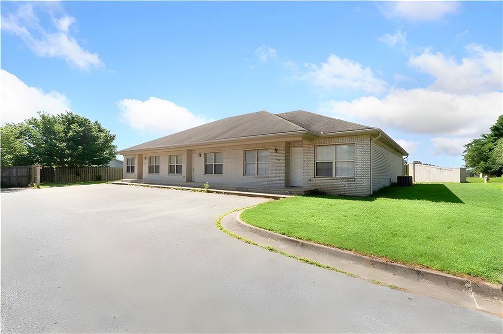 1270 -1274 Trinity Drive, Fayetteville, AR 72704