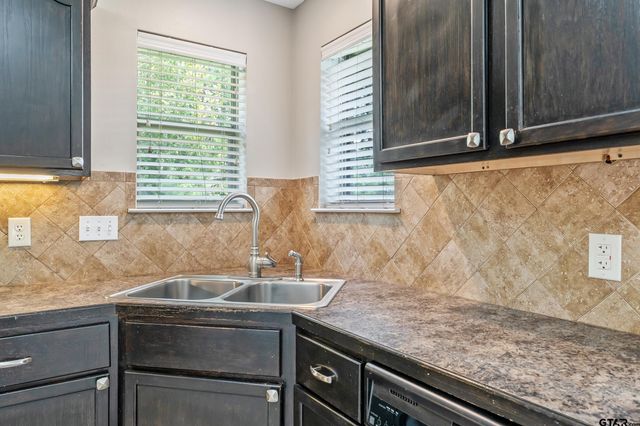 5878 Palo Pinto Dr, Tyler, TX 75707