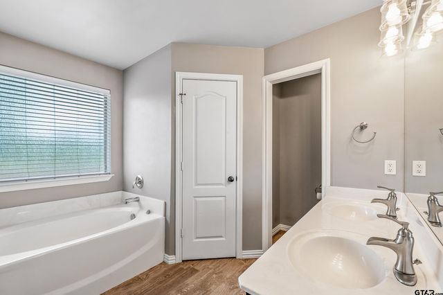 5878 Palo Pinto Dr, Tyler, TX 75707