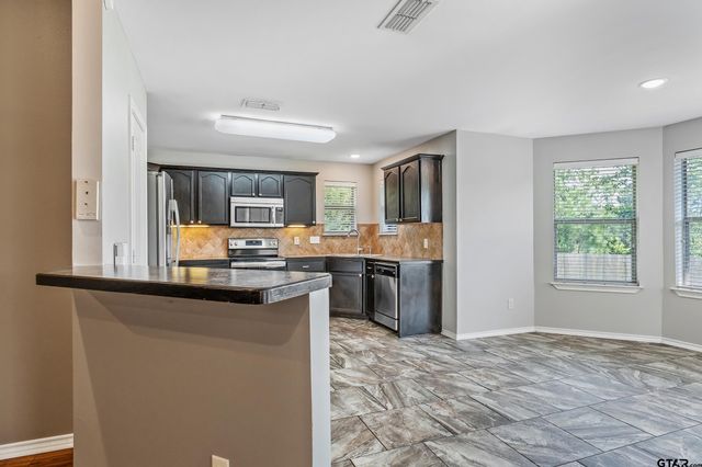 5878 Palo Pinto Dr, Tyler, TX 75707