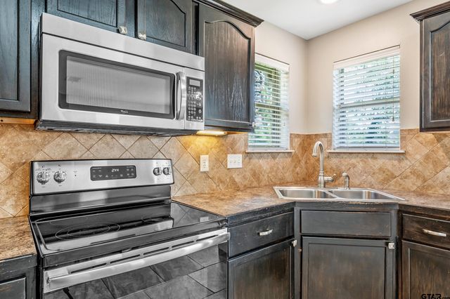 5878 Palo Pinto Dr, Tyler, TX 75707