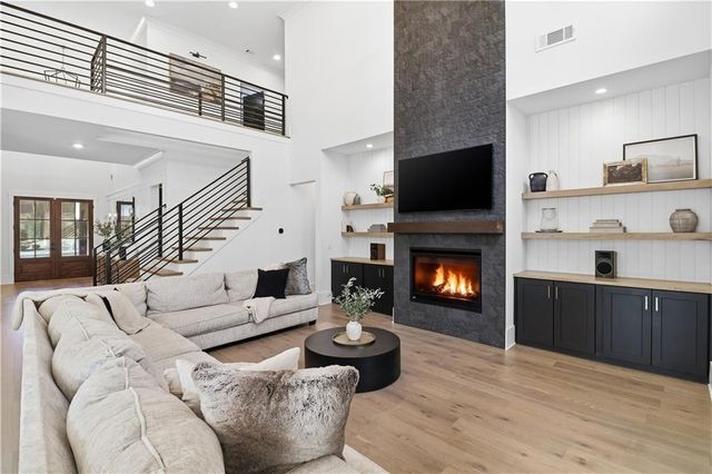 124 Chateau Place, Woodstock, GA 30188