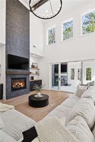 124 Chateau Place, Woodstock, GA 30188