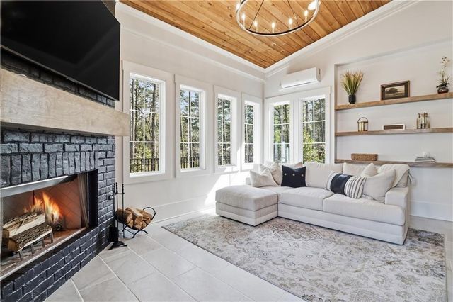 124 Chateau Place, Woodstock, GA 30188