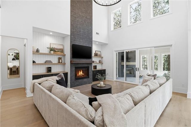 124 Chateau Place, Woodstock, GA 30188