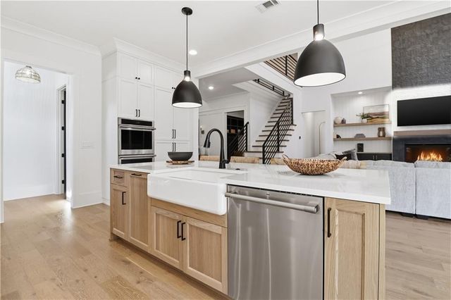 124 Chateau Place, Woodstock, GA 30188