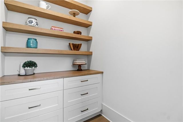 124 Chateau Place, Woodstock, GA 30188