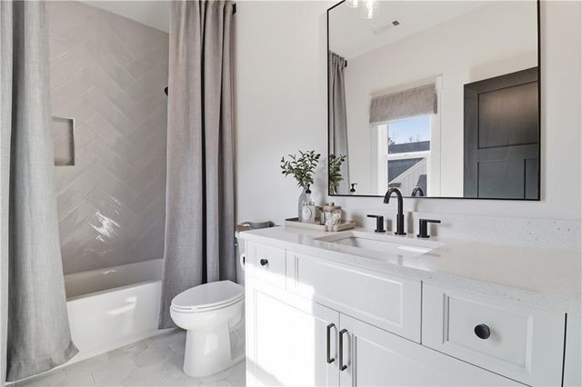 124 Chateau Place, Woodstock, GA 30188