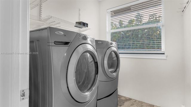 12390 NW 2nd St, Plantation, FL 33325
