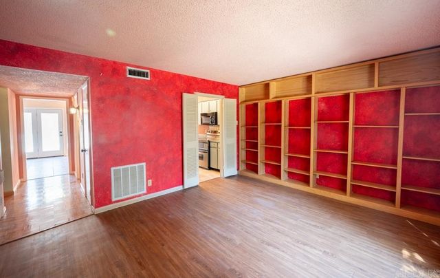 31 Hampshire Circle, Little Rock, AR 72212