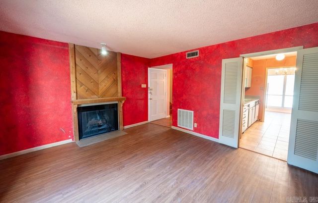 31 Hampshire Circle, Little Rock, AR 72212