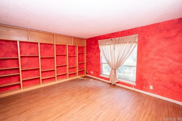 31 Hampshire Circle, Little Rock, AR 72212