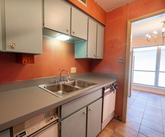 31 Hampshire Circle, Little Rock, AR 72212